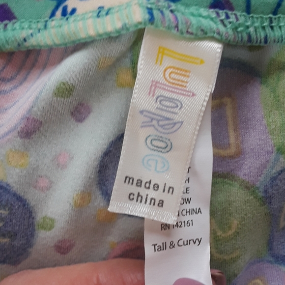 Lot of 2 LuLaRoe Leggings. 6-222 - Picture 2 of 8